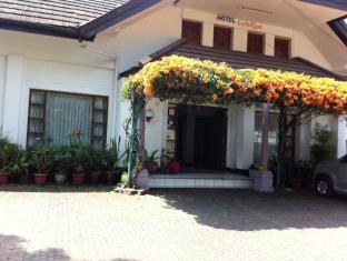 Catellya Guest House Cipaku Bandung Luaran gambar
